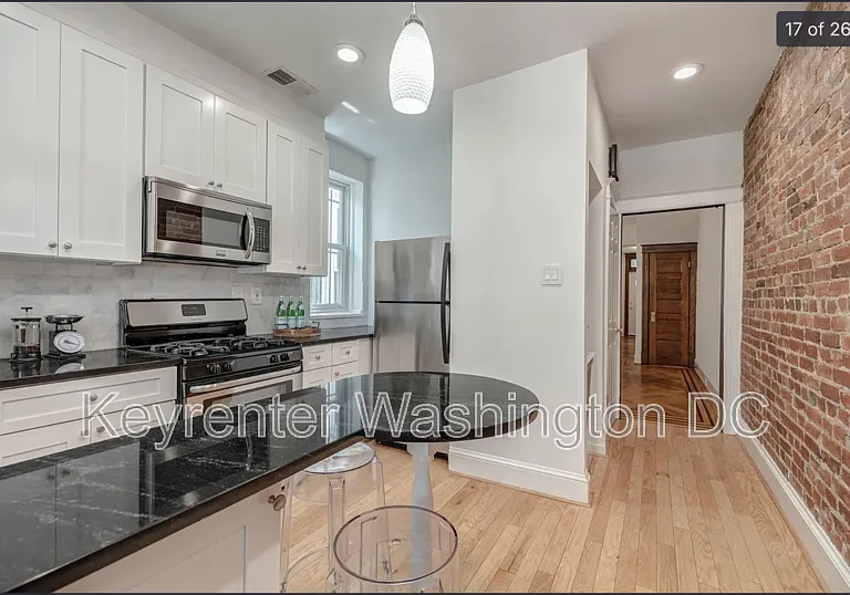 611 4th St NE #A — Photo 12
