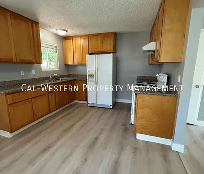 2615 Pendragon Ln — Photo 2