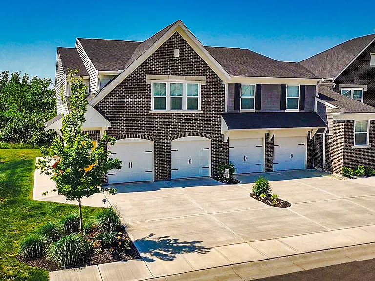 5103 Hazeltine Ln — Photo 1