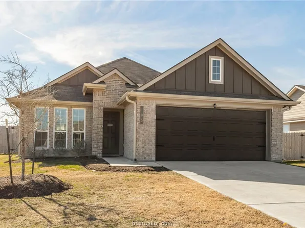 105 Meadow Lake Ct, Navasota, TX 77868