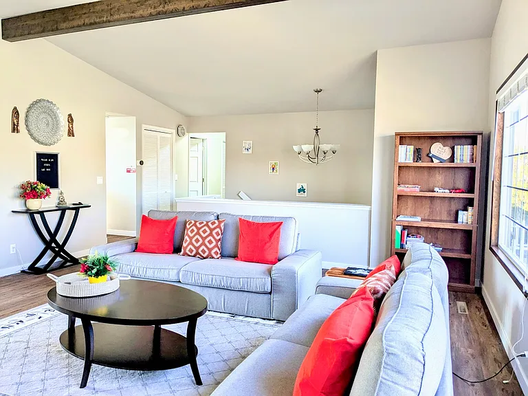 1510 S Lakeway Dr — Photo 16