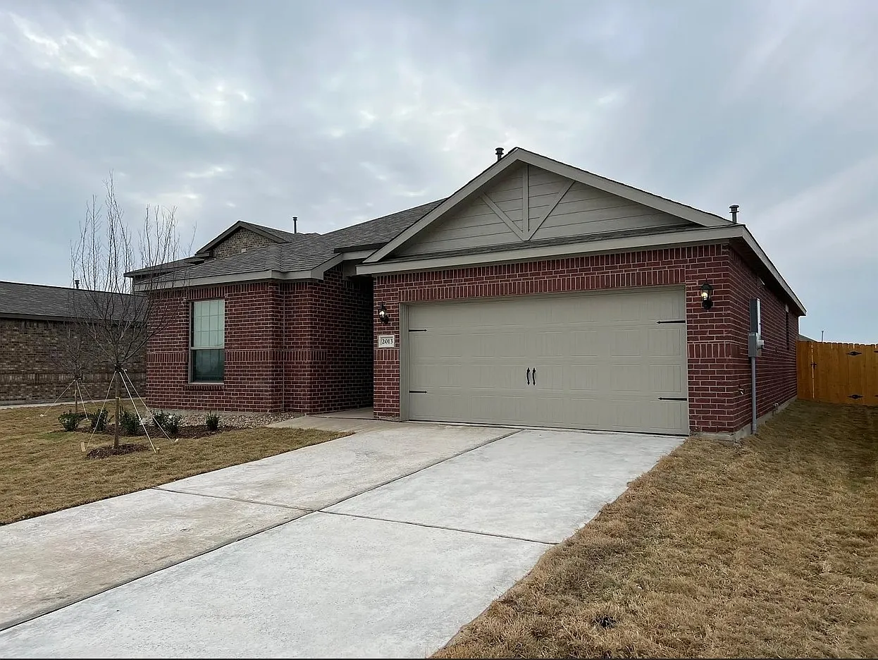 3 bed, 1647 sqft, $1,945 — Photo 2
