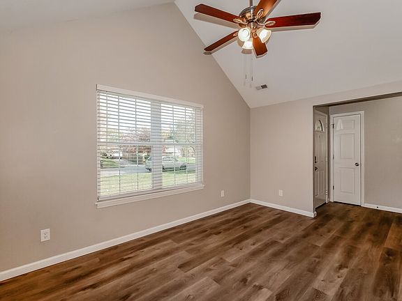 5th image of 450 Southgate Dr