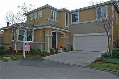 1st image of 18 Shelter Pl