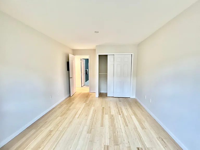 2214 Lancaster Ct — Photo 13