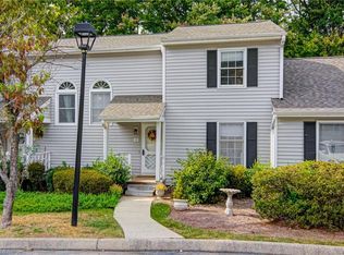 15 Appletree Ln, Greensboro, NC 27455