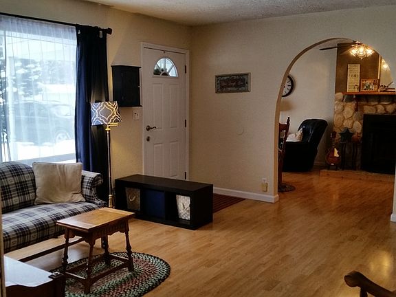 2nd image of 1612 Hackberry Ln