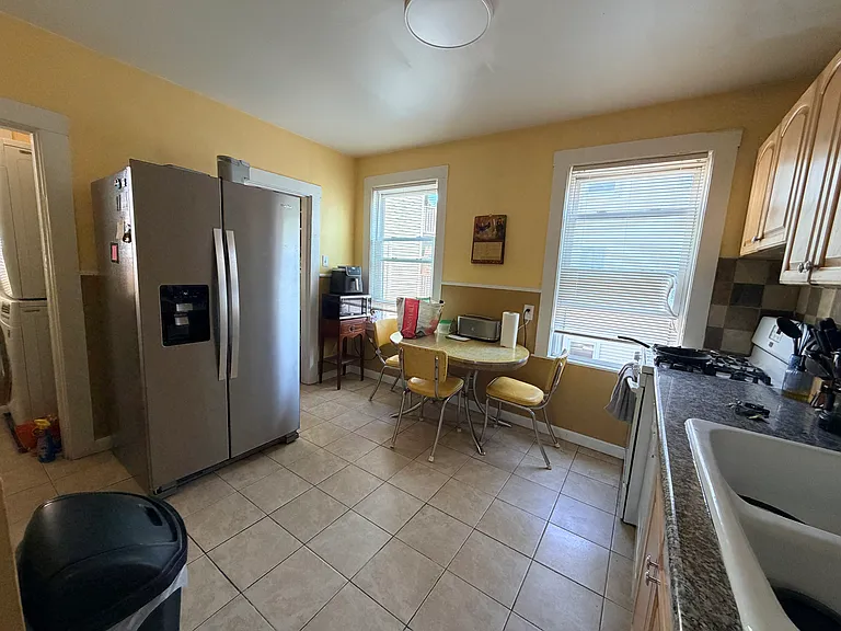 21 Germania St #2 — Photo 4