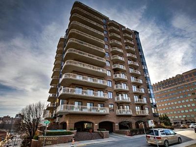 411 W 46th Ter, Kansas City, MO, 64112