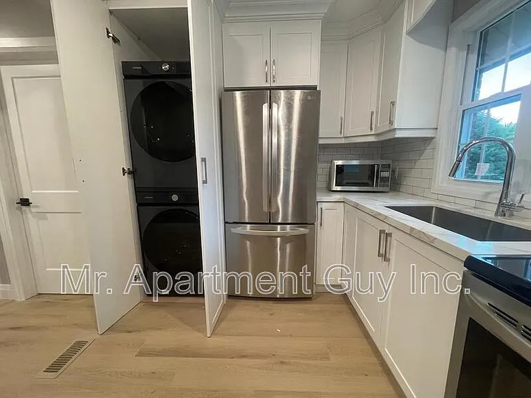 97 Wood St #2 — Photo 2