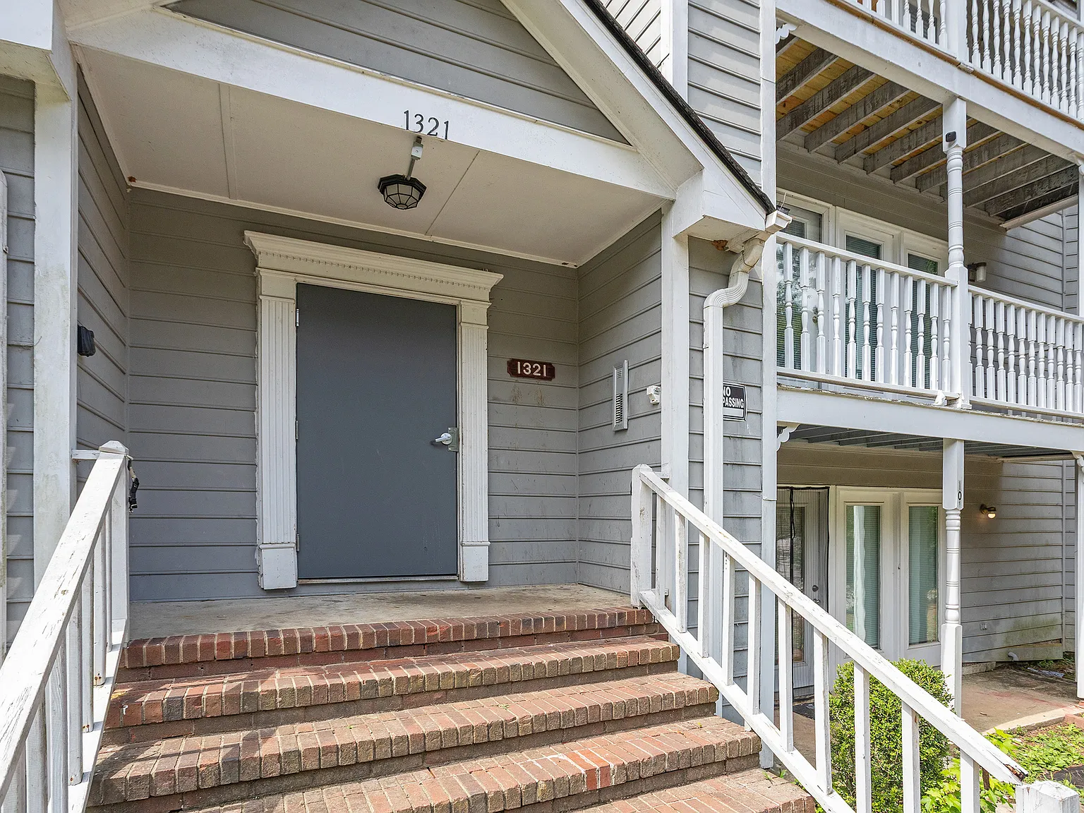 2 bed, 1000 sqft, $1,095 — Photo 2