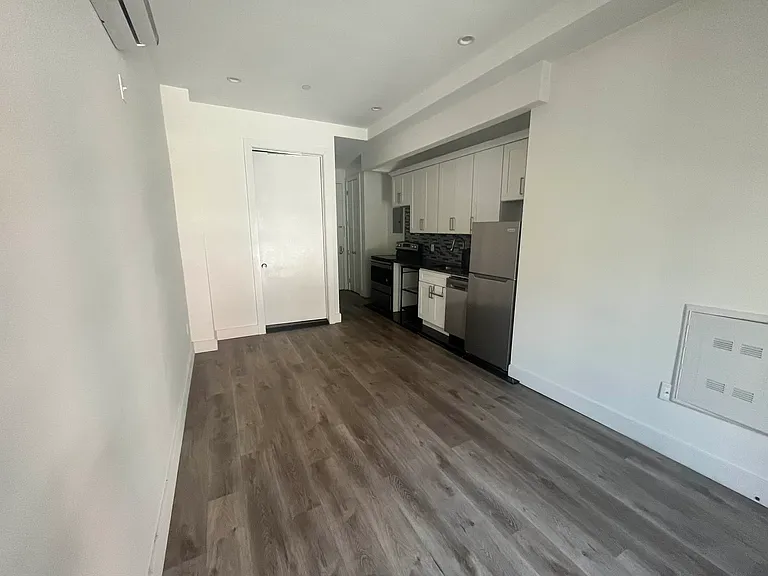 440 E 115th St #2B — Photo 2