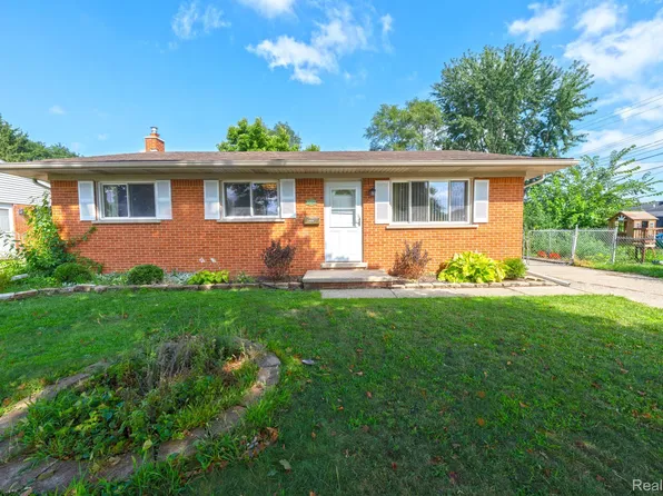 8862 Oporto St, Livonia, MI 48150