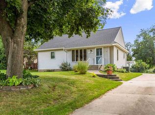 1811 Rainbow Dr, Waterloo, IA 50701