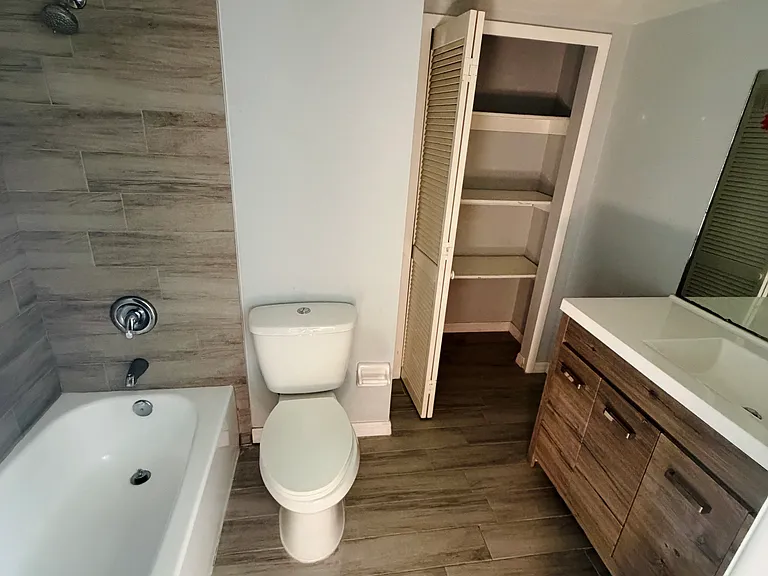 1326 SE 2nd Pl — Photo 11