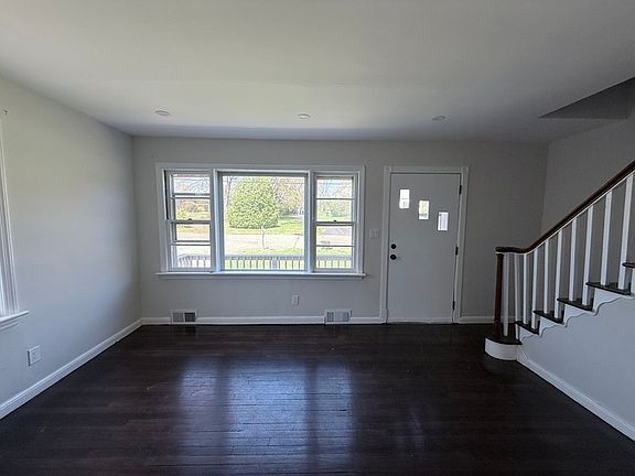 3rd image of 26 Orchard Ave