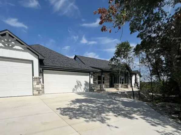 224 FREEDOM ST, Fischer, TX 78623