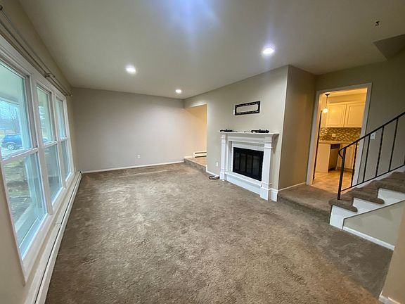 3rd image of 3214 Brookshire Dr SE