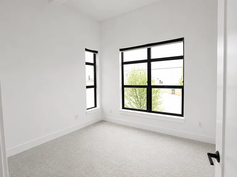 21806 E Indiana Ave — Photo 32