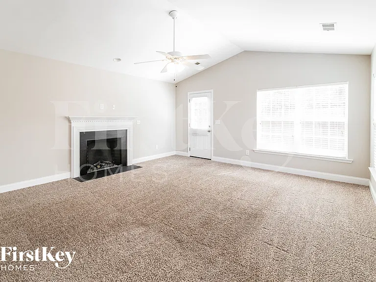 108 Farm Quarters Dr — Photo 4