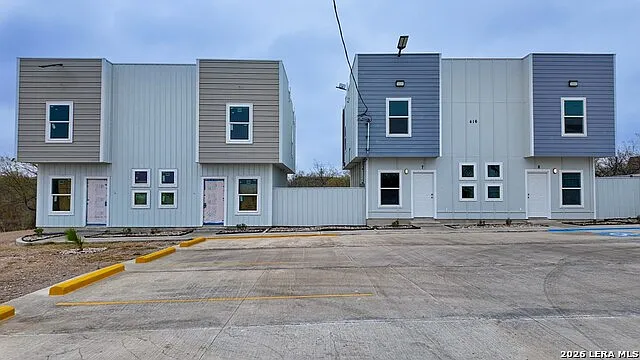 416 J R Rodriguez Cir #7 — Photo 24