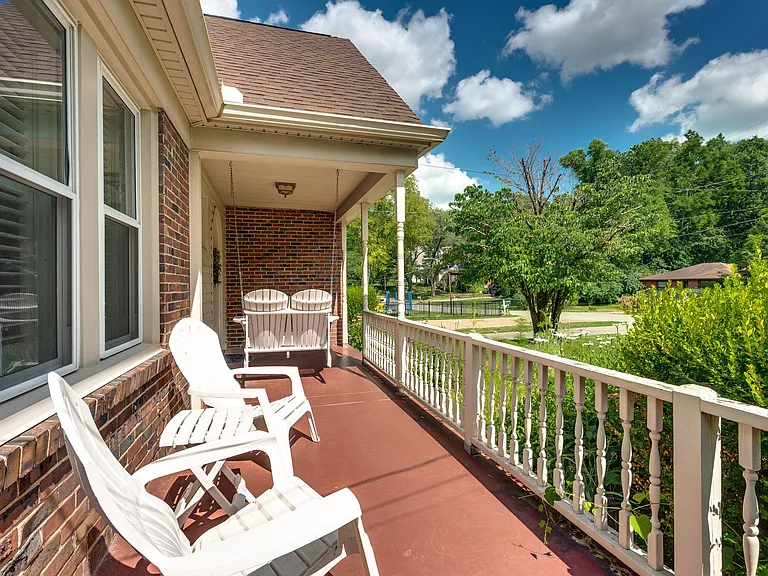 1114 Woodvale Dr — Photo 22