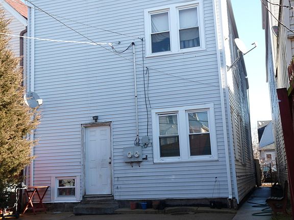 3rd image of 4016 S Rockwell St