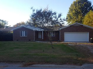 923 Woodbrook Dr, Greensboro, NC 27410