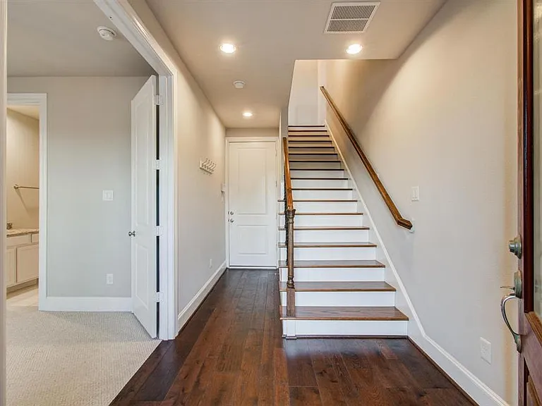 610 Delano St — Photo 4