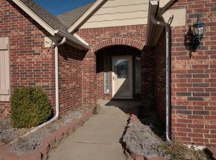 1385 W Ross Ave, Sapulpa, OK 74066