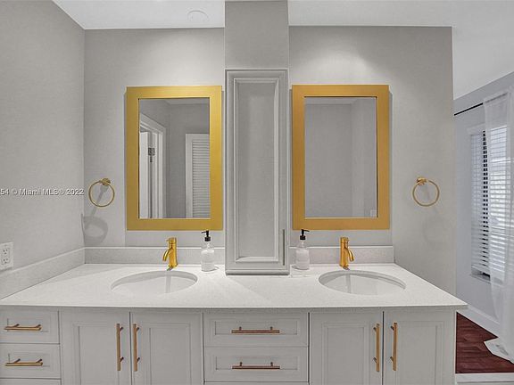 3rd image of 21334 NE 18th Pl