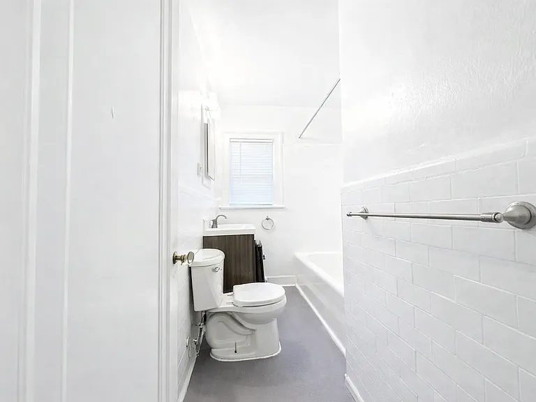 132 W Lawrence St #102 — Photo 8