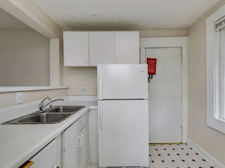 Abh - 2111 A/B/C/D Belmont — Photo 18
