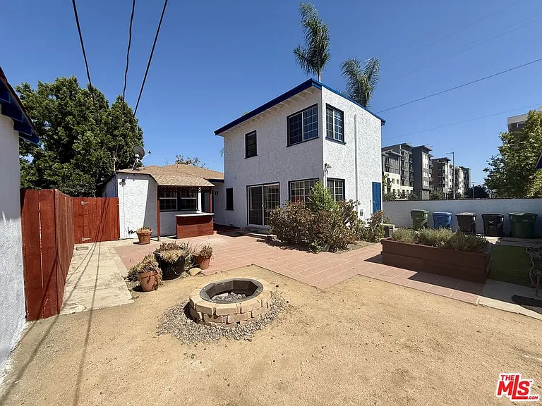 6205 Gentry Ave — Photo 20