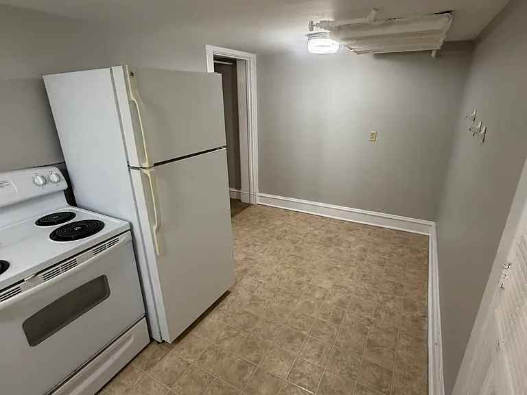 138 N Washington St #15 — Photo 3