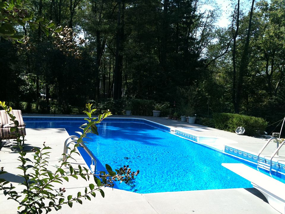 2nd image of 319 Copper Oaks Dr