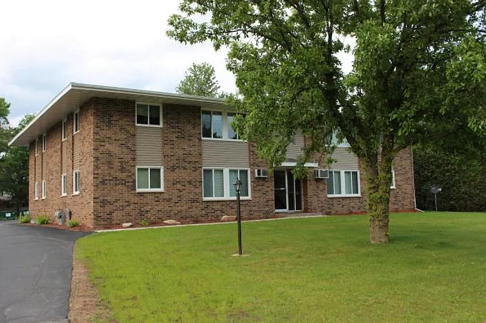 224227 Lakeshore Dr — Photo 1