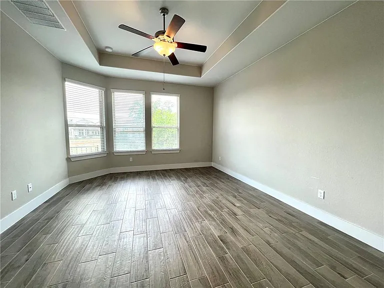 197 Santa Maria St — Photo 15