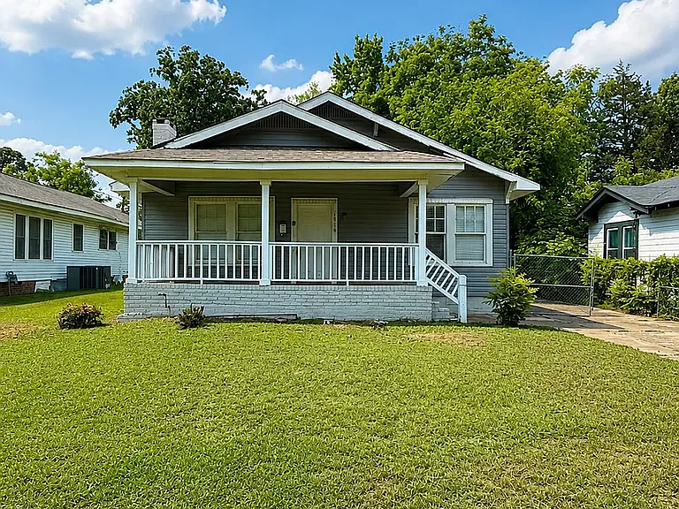 1816 Saint Charles Ave SW — Photo 1
