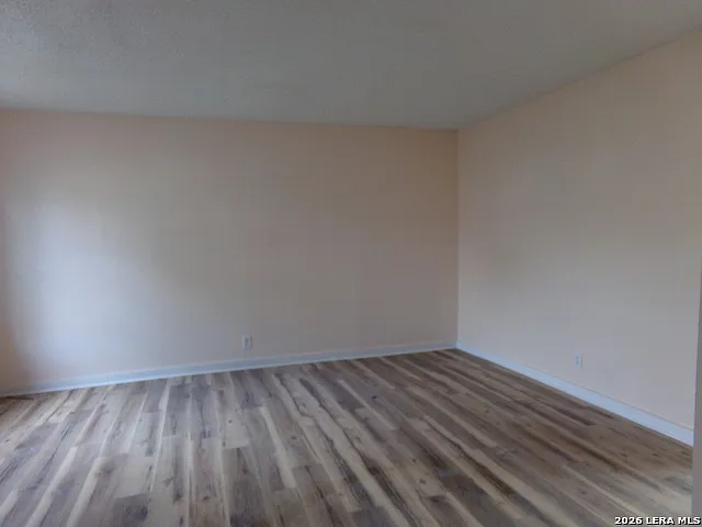 3 bed, 2.5 bath, 1376 sqft, $1,295 — Photo 3