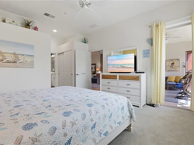 8601 Piazza Del Lago Cir #203 — Photo 17