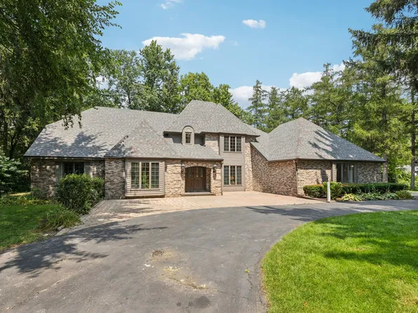 984 W Highland Ave, Elgin, IL 60123