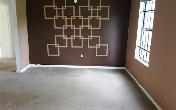 3rd image of 4917 Holloway Dr