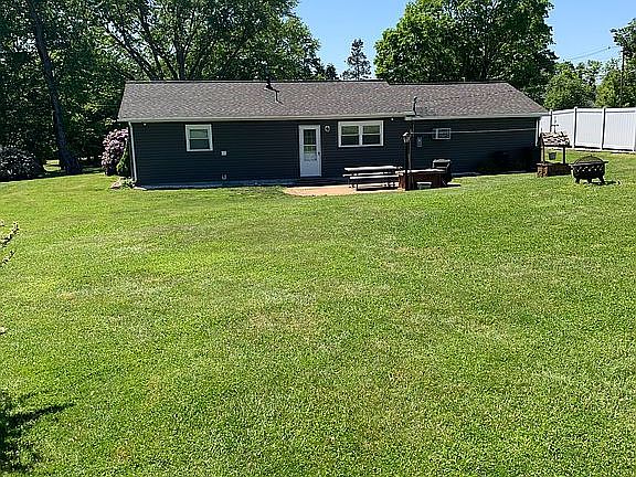 4th image of 353 Bell Dr