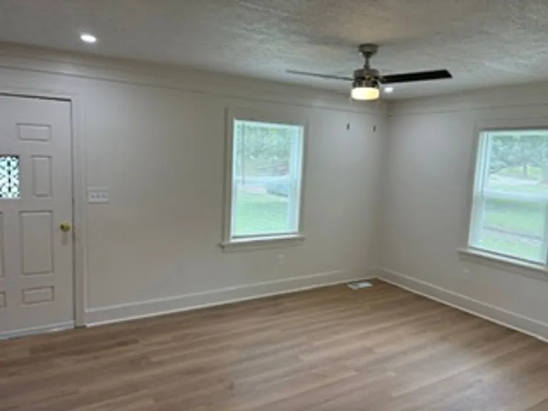 300 Northwestern Pkwy — Photo 10