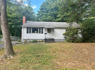 11 Spruce St, Bloomfield, CT 06002