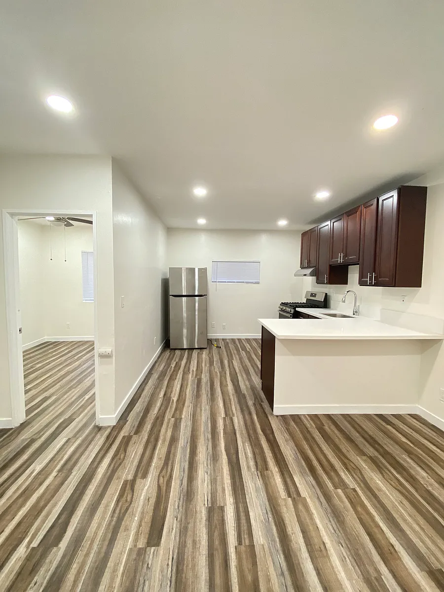 Building Photo - 1770 Gaviota Ave #15