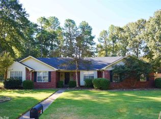 21 Westchester Ct, Little Rock, AR 72223