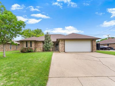 832 Ridge View Dr, Burleson, TX, 76028