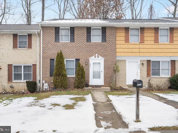 9244 Wood Creek Ct, Parkville, MD 21234